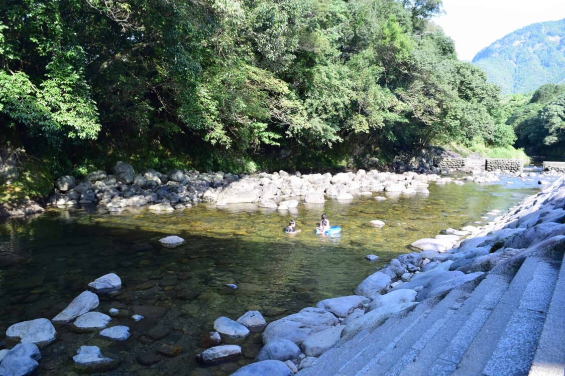 大里親水公園自然プール